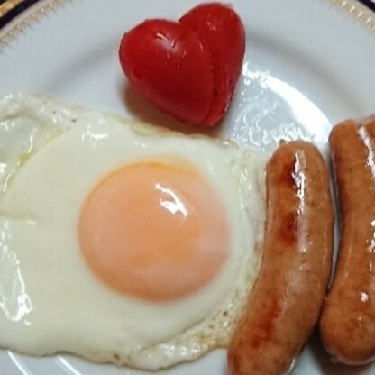 こんにちは♪
朝タン❣緑黄色野菜が沢山欲しいところですが面倒でトマトだけ…ﾟﾟ(´O｀)°゜
とっても美味しかったです
ψ( * 'ڡ' *)ψ